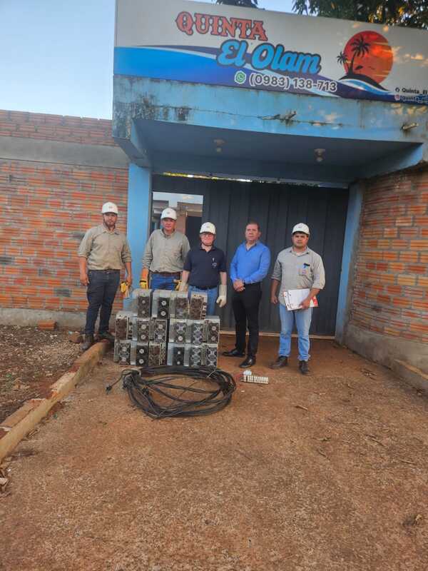 ANDE detecta conexión clandestina y elementos de criptominería en Hernandarias