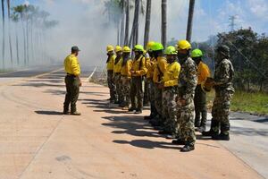 Despliegan amplio operativo para contener incendio en la zona del Puente Héroes del Chaco