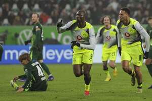 Dortmund se sitúa a tres puntos del Bayern Múnich - Fútbol Internacional - ABC Color