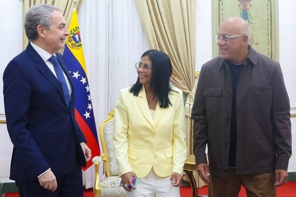 Delcy Rodríguez reafirma su compromiso con la estabilidad tras su encuentro con Zapatero en Caracas
