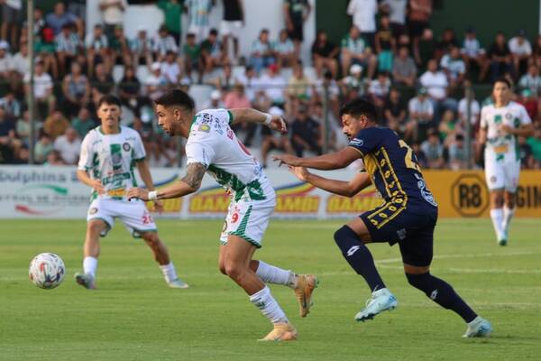 “Triqui” golpeó al “Rubito” en el clásico trinidense