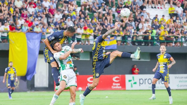 Agónico festejo: Trinidense gana su primer clásico en Primera