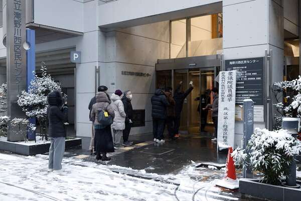 La nieve fuerza el cierre anticipado de algunos colegios electorales en generales en Japón - Mundo - ABC Color