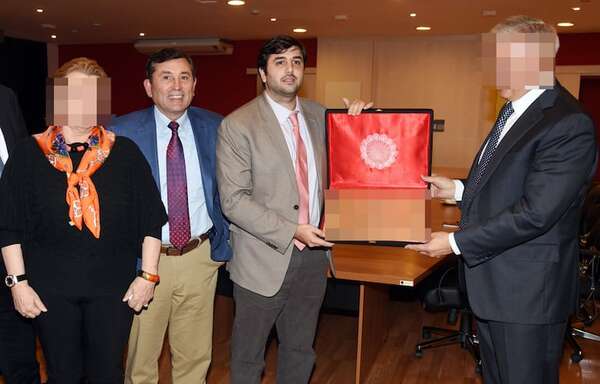 Hijo del senador Pettengill se alza con millonaria licitación de lavandería del IPS - Política - ABC Color