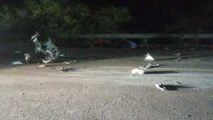 Motocicleta impacta de manera frontal contra camión y sus dos ocupantes mueren en Vallemí