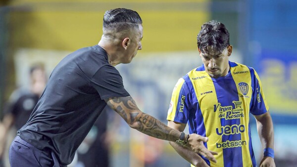 Directiva auriazul no acepta la salida de Lucas Barrios