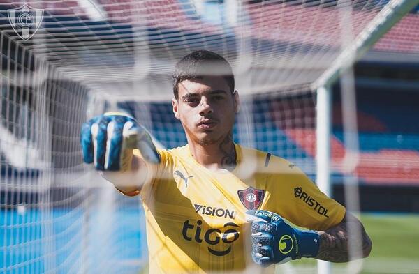 Hermano de Jean Fernandes cuelga los botines a los 25 años