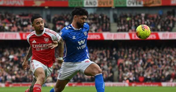 La Nación / Alderete y Sunderland tropiezan ante Arsenal