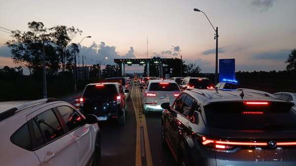 Operativo retorno: lento tráfico en Luque-Sanber - Nacionales - ABC Color