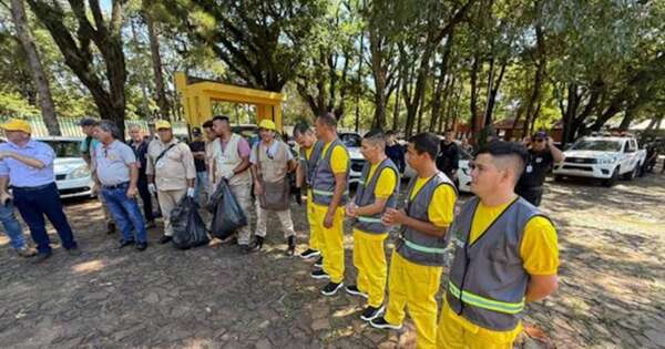 La Nación / Internos realizan servicio comunitario