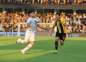 Libertad y Guaraní empatan 3-3 en un partido histórico