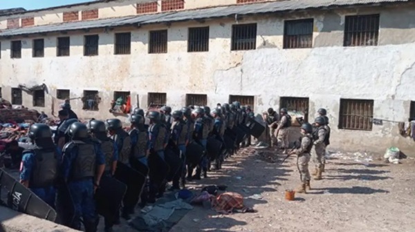 Revuelta en Tacumbú por régimen de visitas