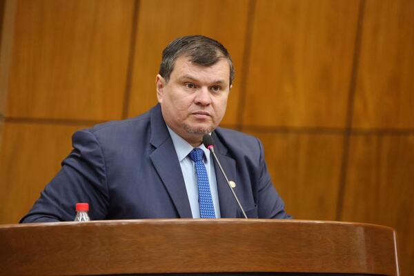 Dionisio Amarilla inscribirá su candidatura a la presidencia del PLRA