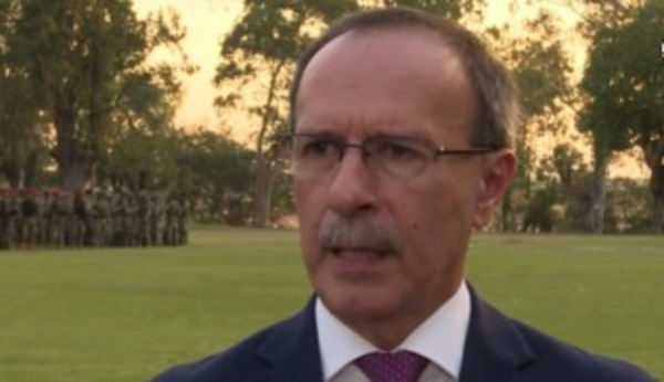 Incendios provocados constituyen hechos criminales y ponen en riesgo vidas, advierte ministro de Defensa