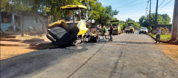 Culmina asfaltado en el barrio Curupayty: 44 cuadras mejoran la movilidad de más de 1.200 vecinos