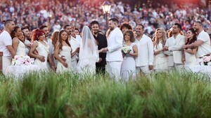 Una boda real en el show de Bad Bunny ante 100 millones de personas