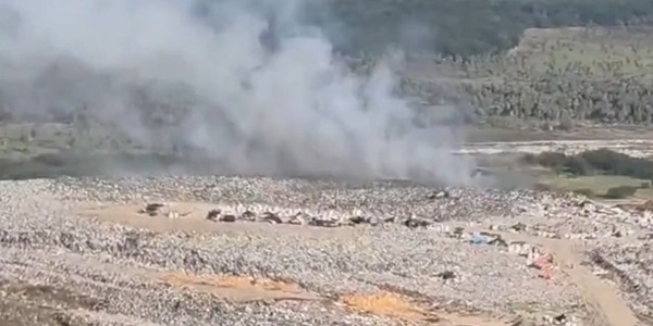 Vertedero de Pdte. Hayes arde: Ejército y Bomberos trabajan para controlar el fuego - ADN Digital
