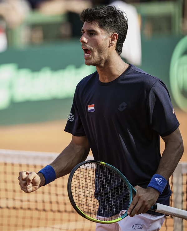 Dani Vallejo logra el ascenso de Paraguay al Grupo Mundial I de Copa Davis - trece