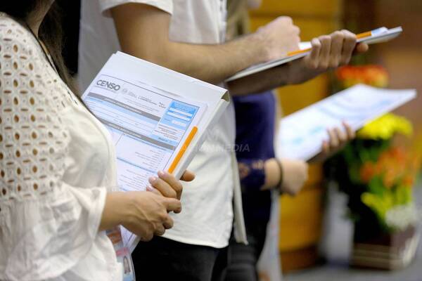 INE inicia verificación socioeconómica a casi 8.000 postulantes a becas del Gobierno - ADN Digital