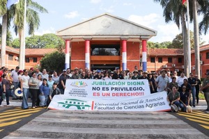 Movilización en la UNA por la Caja Fiscal » San Lorenzo PY