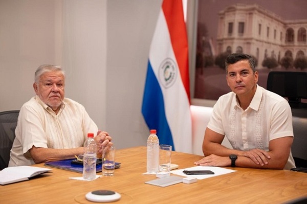 Peña mantiene en el cargo al presidente del IPS pese a denuncias