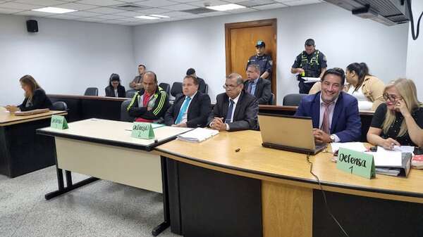 Fiscala, exjuez y abogado, en juicio por supuesta coima en Alberdi - Nacionales - ABC Color