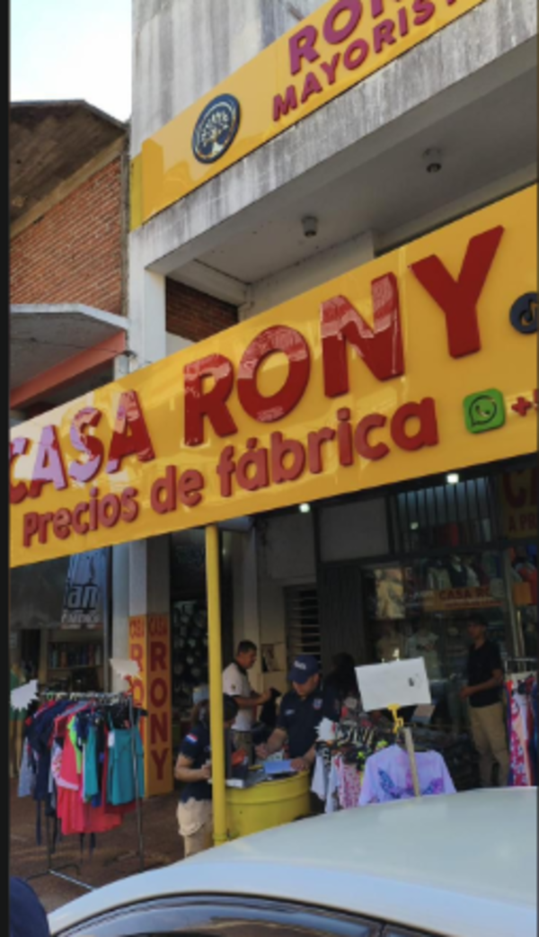 Roban celulares y dinero en local comercial del Circuito Comercial de Encarnación