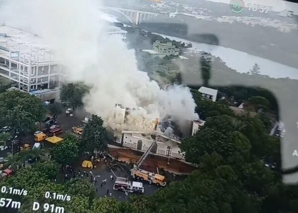 Incendio en Catedral: “Es una situación compleja”, afirma capitán de bomberos - ABC en el Este - ABC Color