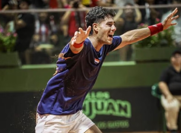 Dani Vallejo brilla en Copa Davis y acaricia el Top 100