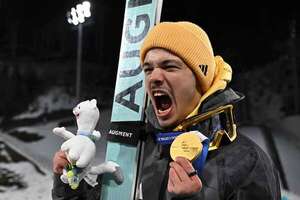 Milano-Cortina 2026: El alemán Raimund, oro olímpico de saltos de esquí en trampolín normal  - Polideportivo - ABC Color