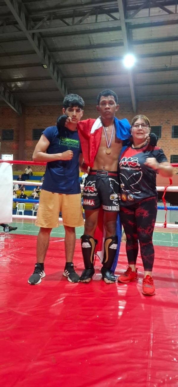 Victoria por decisión unánime consagra a joven peleador concepcionero - Concepción al Día