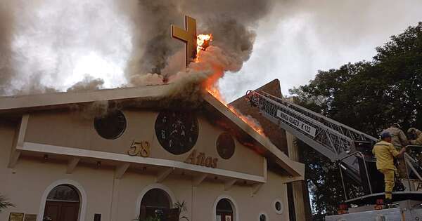 La Nación / Milagro en la Catedral San Blas: vecinos y cura rescatan del incendio la imagen del santo patrono