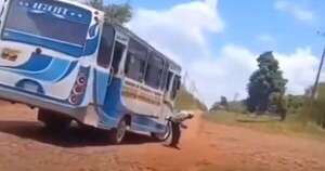 La Nación / Viral: chofer no alzó al bus a abuelito enfermo porque no tenía para su pasaje