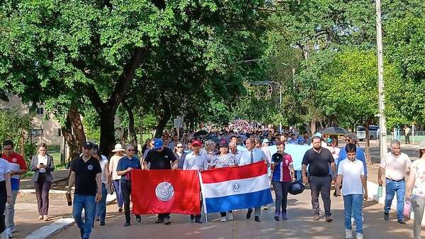 Paro en la UNA en rechazo a la reforma de la Caja Fiscal afecta actividades administrativas y académicas - Nacionales - ABC Color