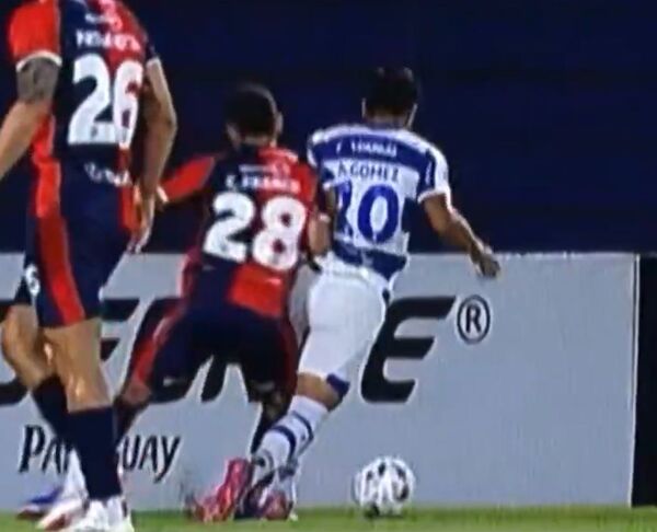 Popular / ¿Debieron ser dos penales para 2 de Mayo? Lo que dice el análisis arbitral