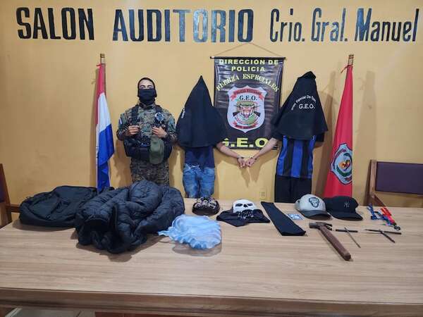 PJC: Menores de edad son aprehendidos minutos después de robar una motocicleta - Policiales - ABC Color