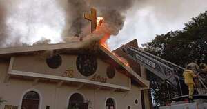 La Nación / Incendio de gran magnitud afectó catedral de San Blas