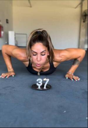 [VIDEO] “Pantera Guaraní” festeja su cumple con 37 burpees