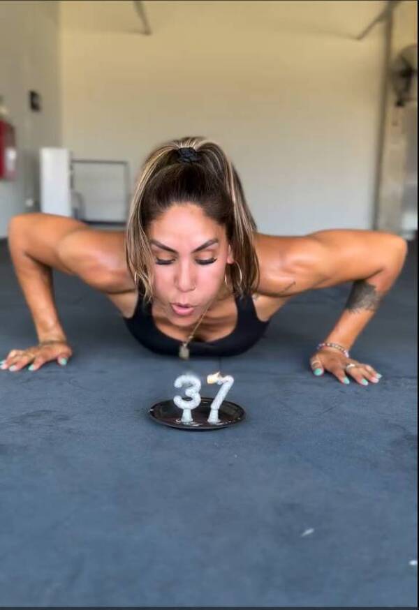 [VIDEO] “Pantera Guaraní” festeja su cumple con 37 burpees