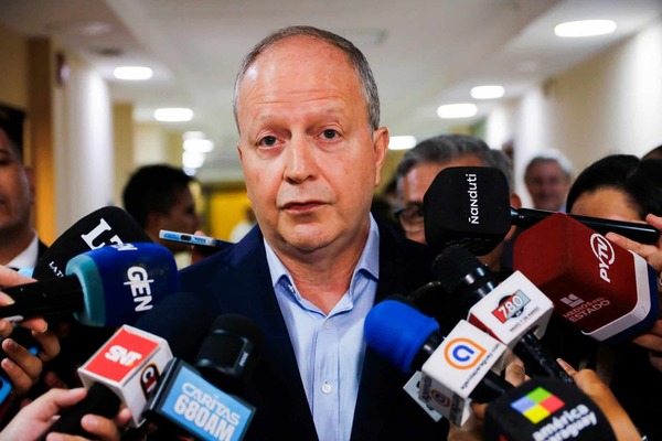 MEF acepta cambios de Diputados para la Caja Fiscal