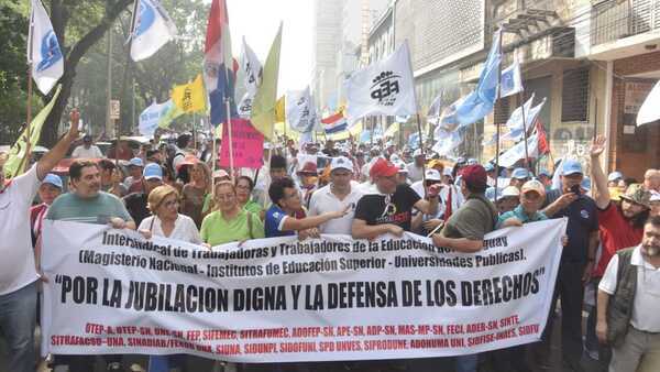 Gremios piden frenar reforma de Caja Fiscal, pero Senado sancionaría hoy