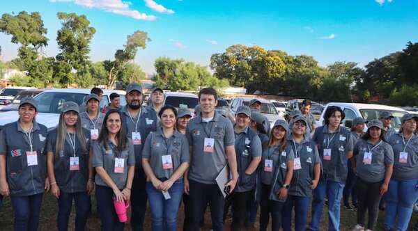 Popular / Oñepyrū visitas domiciliarias a postulantes de las Becas del Gobierno 
