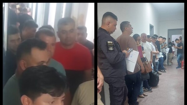 Polis se retiran en masa y se suman a la marcha contra la reforma de la Caja Fiscal