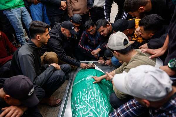 Israel mata a tres palestinos en dos ataques aéreos contra el centro de Gaza - Mundo - ABC Color