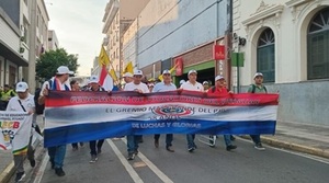 Desde temprano, gremios y funcionarios se movilizan en Asunción contra la reforma de la Caja Fiscal