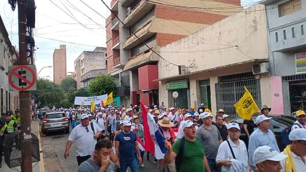 Tensión en Asunción: clima de confrontación y cerco legislativo - Nacionales - ABC Color