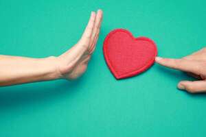 Sobrevivir al algoritmo: cómo gestionar la ansiedad en redes si estás soltero este 14 de febrero - Sexualidad - ABC Color