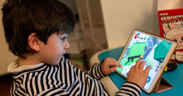 La Nación / Australia advierte sobre explotación infantil en Roblox