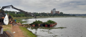 La draga anfibia Yacyretá XX se incorpora a la remoción de malezas en el subembalse