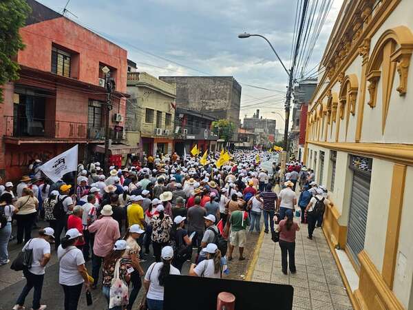 Caja fiscal: incidentes y tensión en microcentro de Asunción - Nacionales - ABC Color